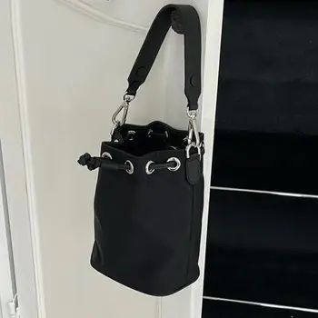 Корейская Нишевая легкая сумка-мешок для женщин, Новая мотоциклетная сумка через плечо из ткани Оксфорд, Модная сумка Ins, сумка через плечо