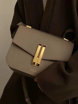 2023 Британская дизайнерская легкая роскошная сумка, высококачественная модная маленькая квадратная сумка, нишевый дизайн, Высококачественная кожаная сумка, сумки через плечо